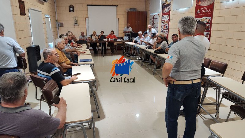 BOMBEROS RETIRADOS SE REUNIERON EN LA CARLOTA