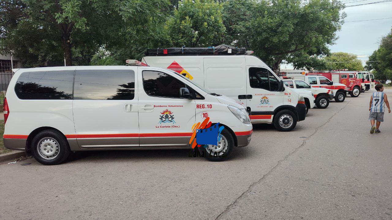 BOMBEROS VOLUNTARIOS CARAVANA DE UNIDADES