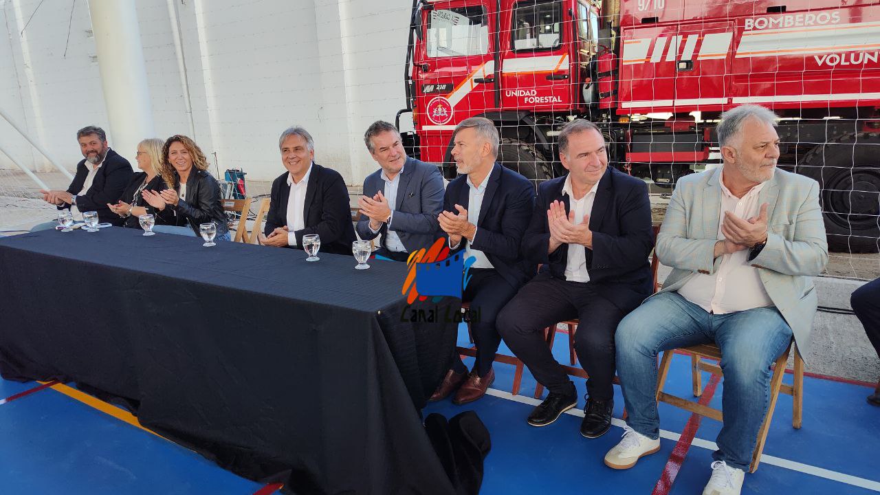 NUEVO POLIDEPORTIVO EN LA CARLOTA